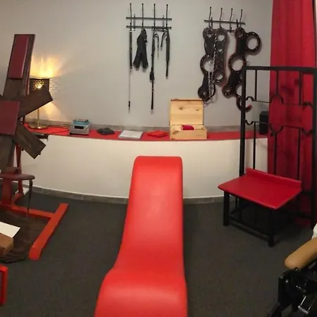 Apartment Suite Prestige Avec Piece Coquine *
